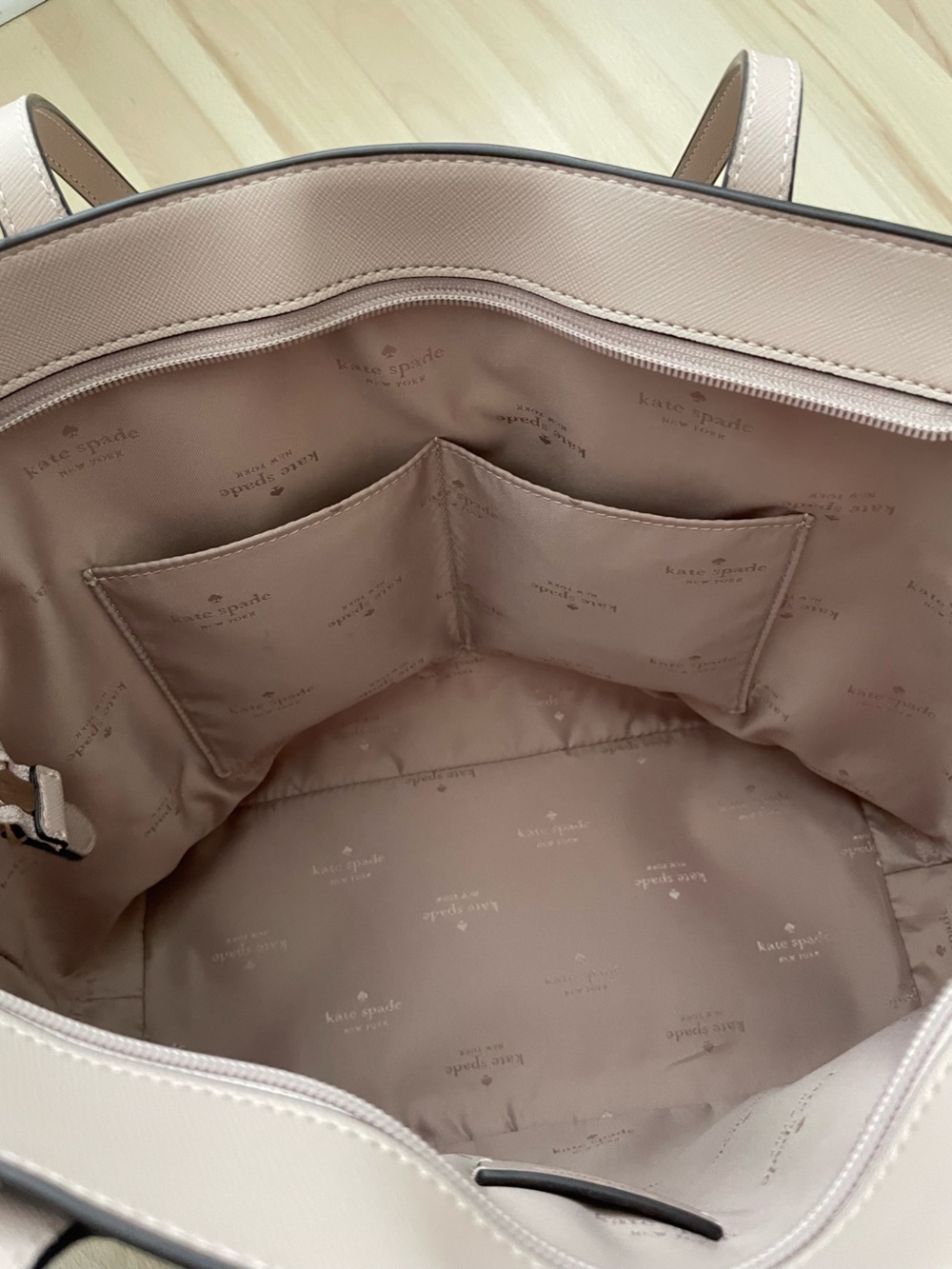 Kate Spade Dana Tote in Warm Beige - Great Condition! - Picture 7 of 16